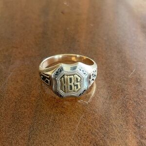 Antique  1928 Harvard Business School Graduation Ring.